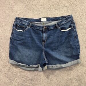 Lane Bryant Blue Denim Boyfriend Shorts Women's 26 Plus Cuffed Mid Rise Stretch